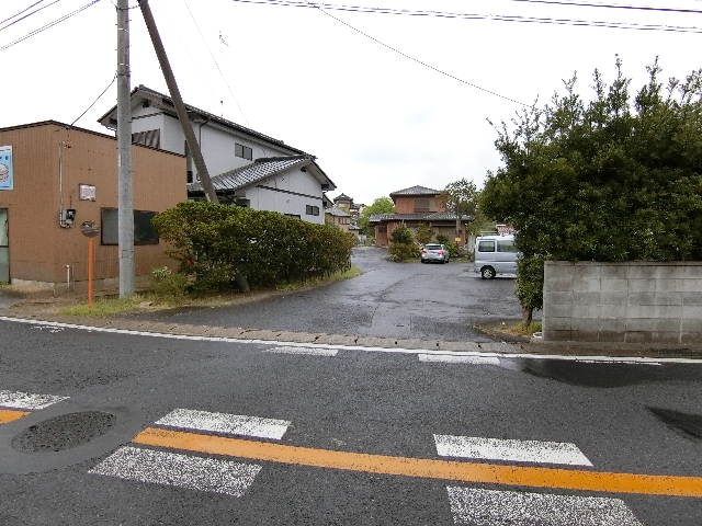 県道から敷地への入り口部分です。|成田市土屋882-5 売土地