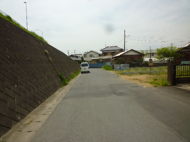 南東側5.3m公道。左手は国道51号線|香取市佐原ホ1168番地4他 新築一戸建て