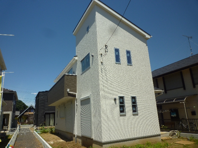 外観完成(8/2撮影)佐原駅徒歩15分|香取市佐原ホ1168番地4他 新築一戸建て